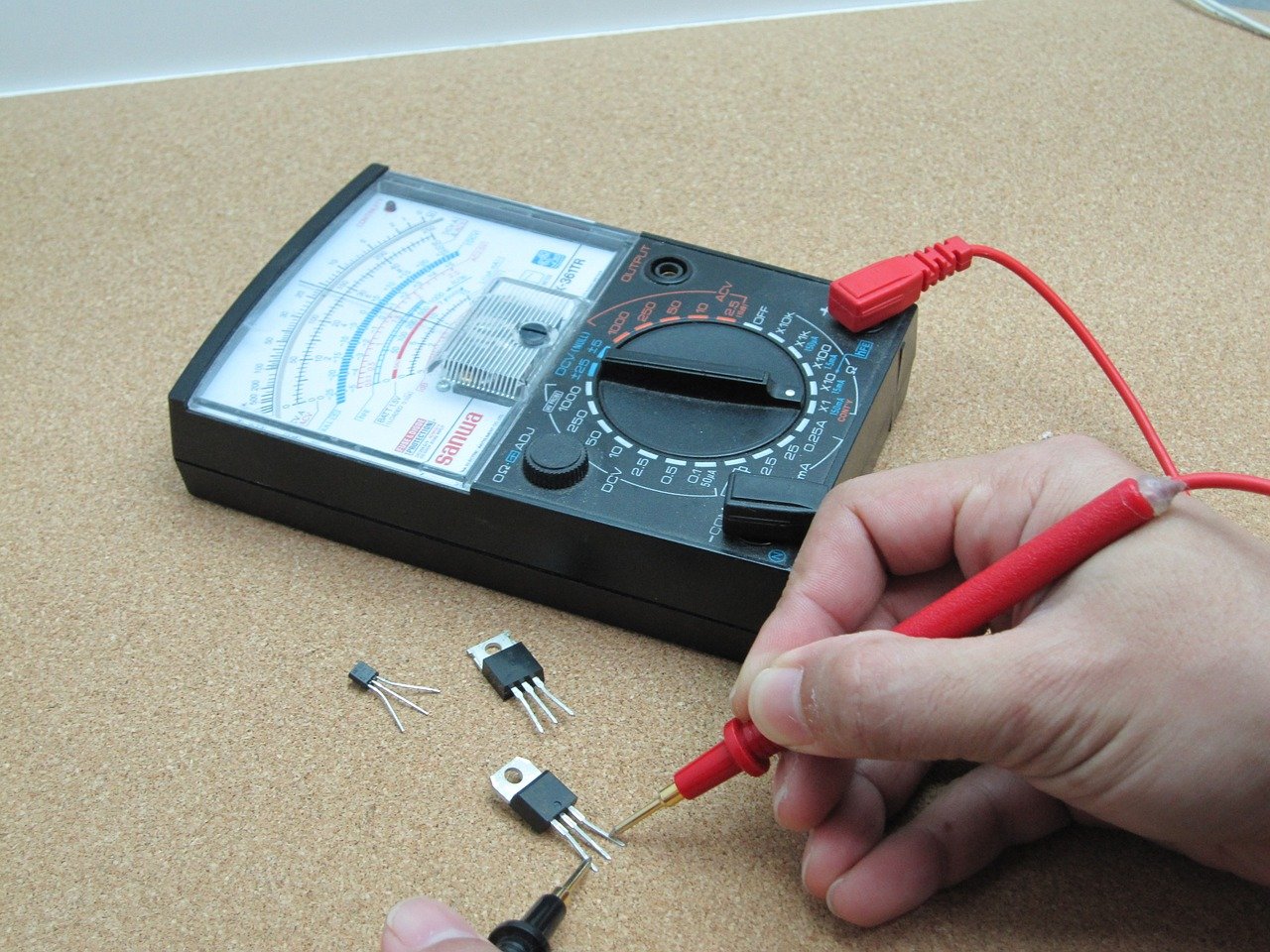 超大特価 デジタルアース抵抗計 アース抵抗テスター電気機器を測定するためのプロフェッショナルデジタル絶縁雷対策機器を測定する